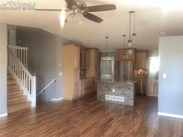 1085 Hunters Ridge Dr - Photo 3 of 49