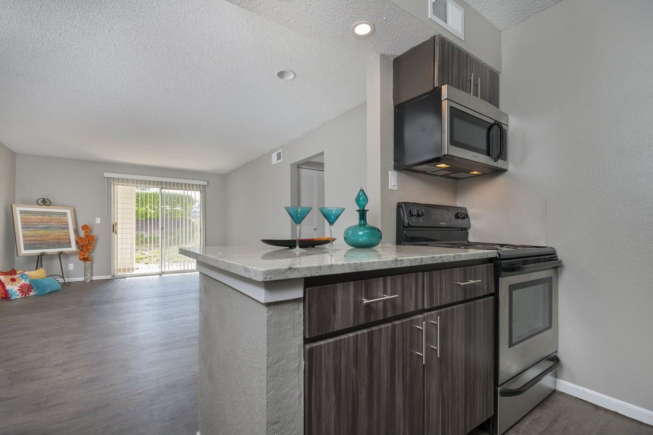 Northland Passage Apartments - Photo 6 of 18