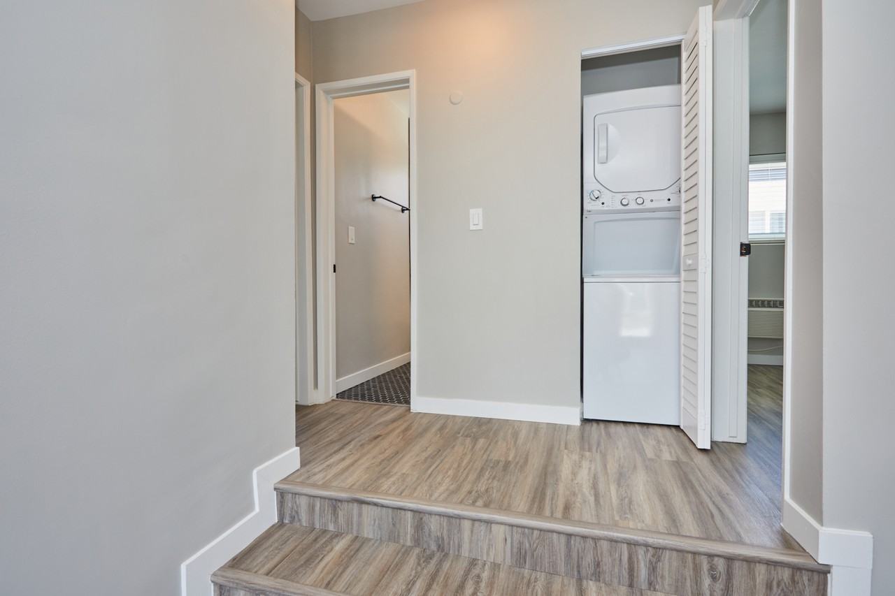 Aiden on Ash - Photo 3 of 9