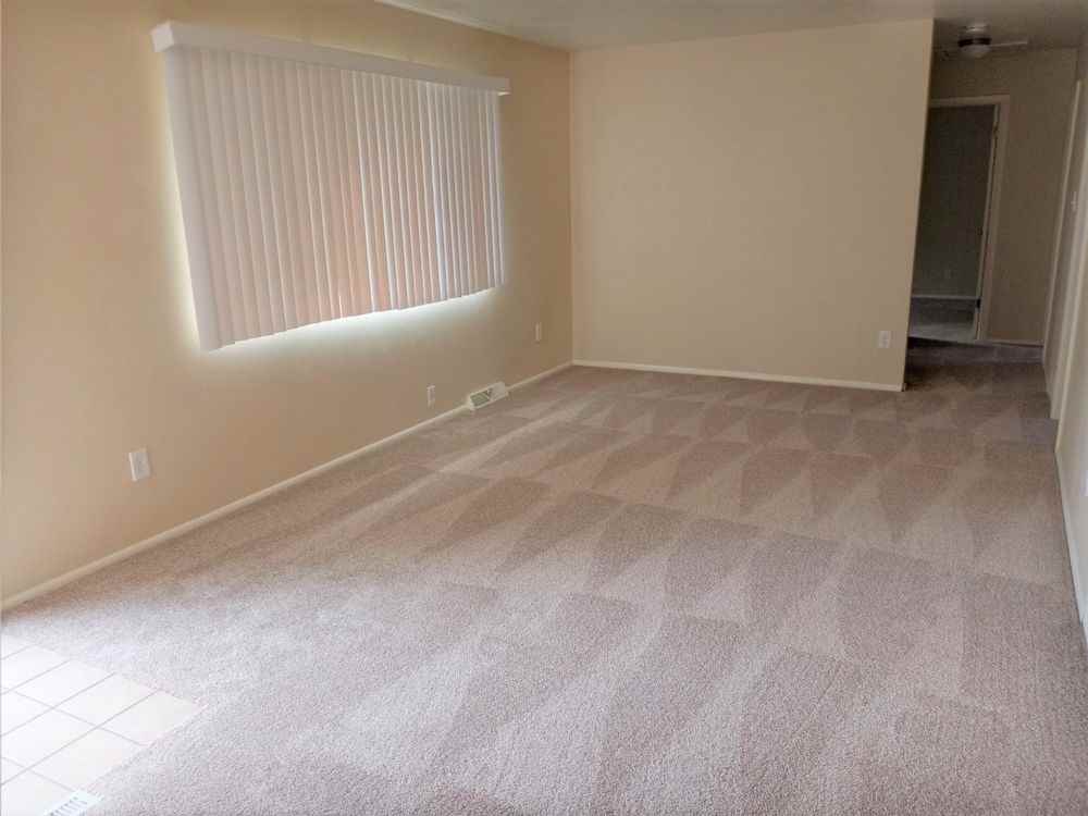 1938 Berkshire Ln - Photo 2 of 18