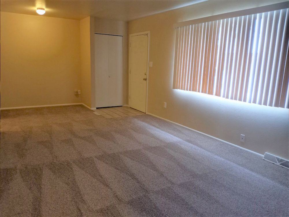 1938 Berkshire Ln - Photo 3 of 18