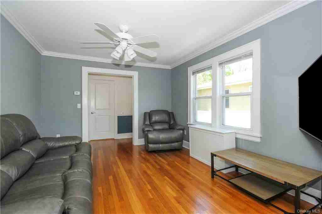 38 Park Pl Unit 2 - Photo 3 of 13