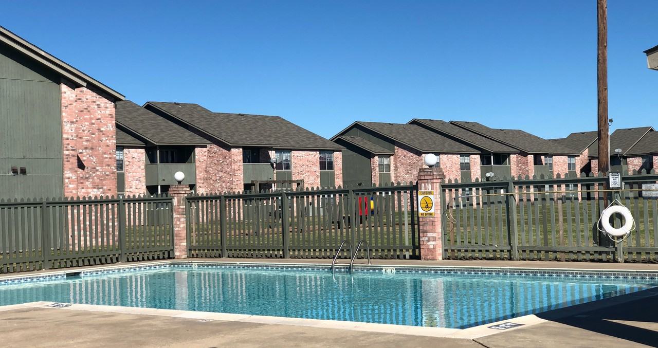 Cottonwood Apartments 1400 North Wells Street, Edna, TX 77957 Zumper