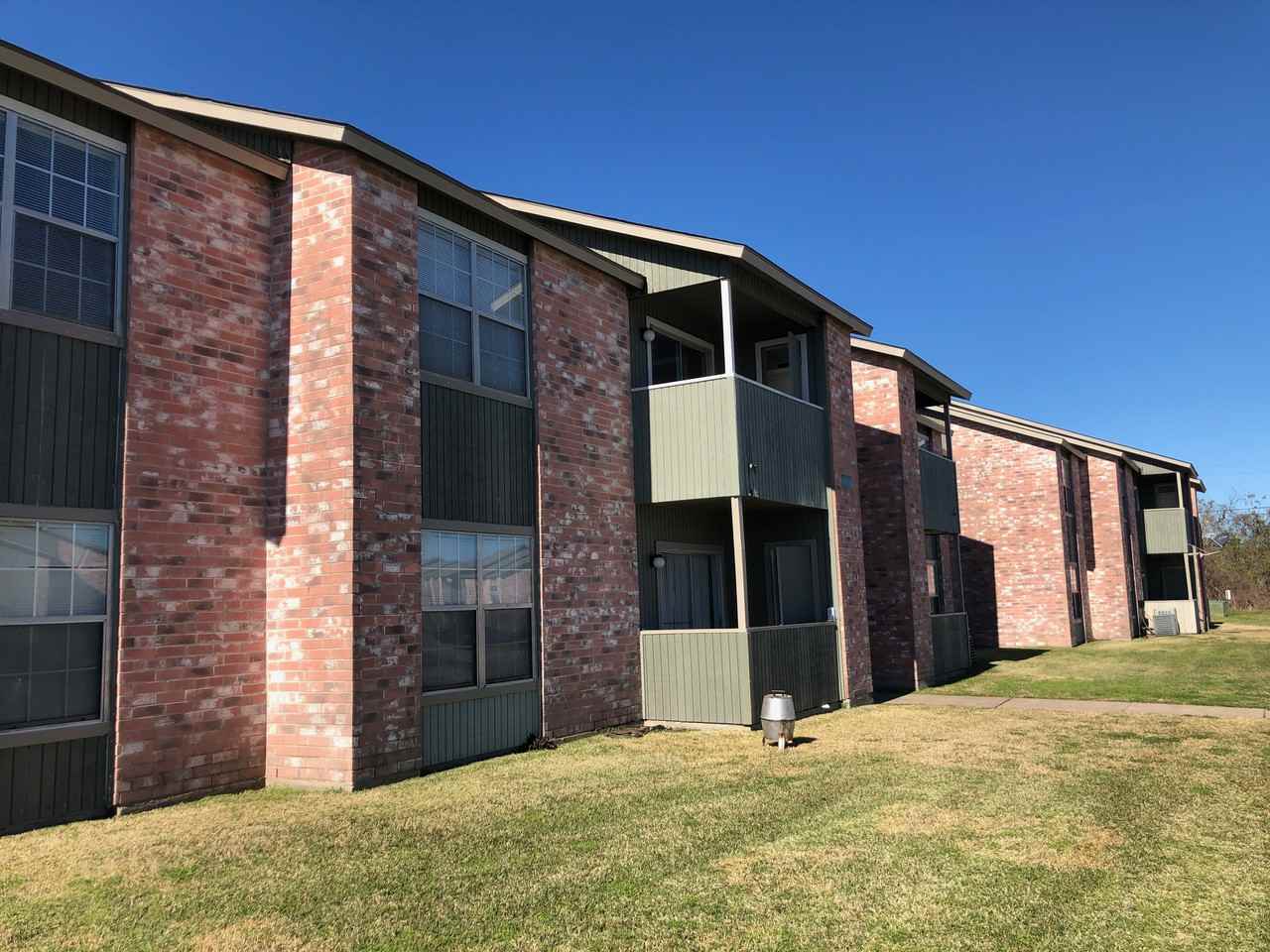 Cottonwood Apartments - Photo 6 of 20