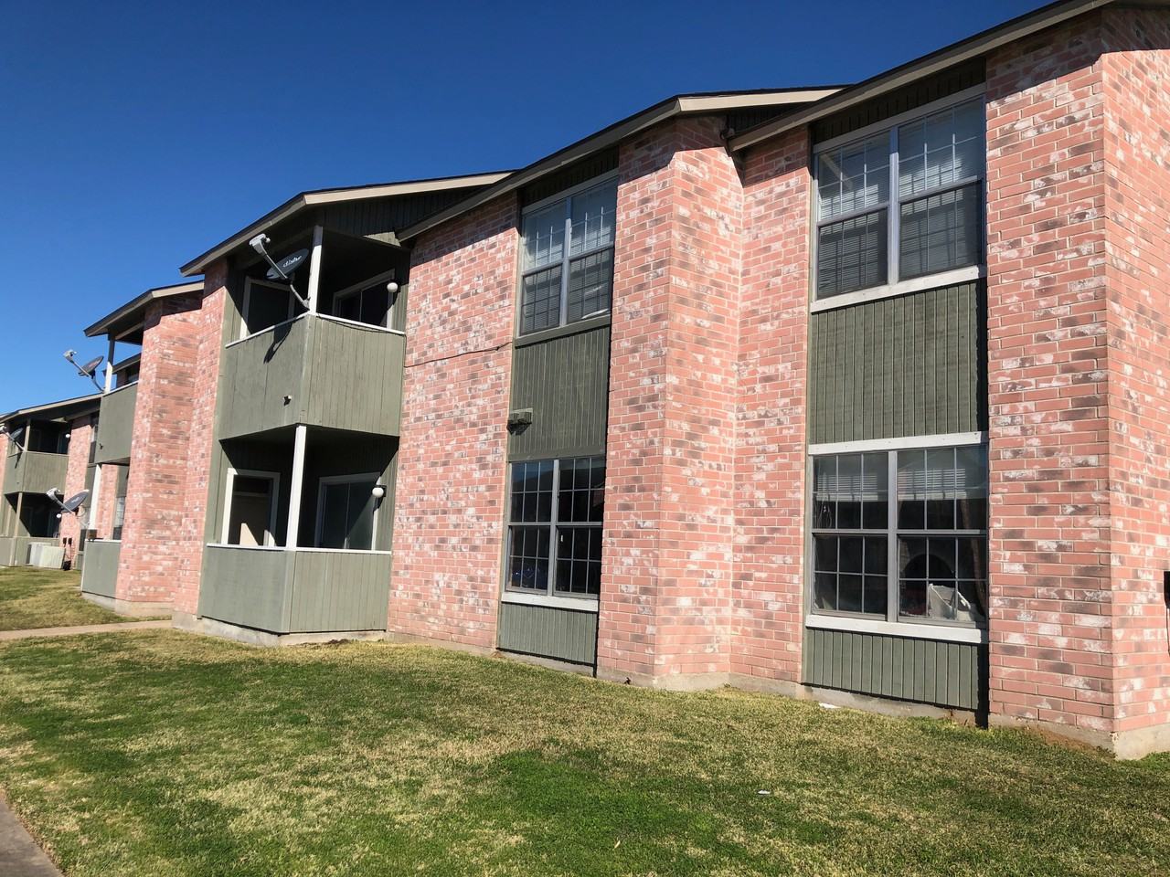 Cottonwood Apartments 1400 North Wells Street, Edna, TX 77957 Zumper