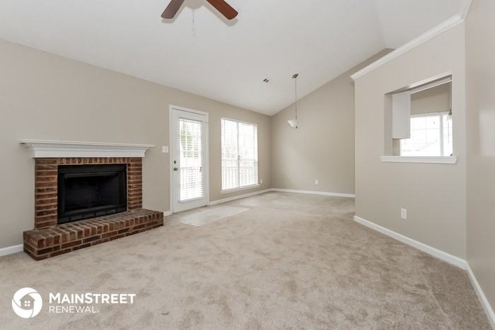 18 Oakdale Dr - Photo 2 of 15