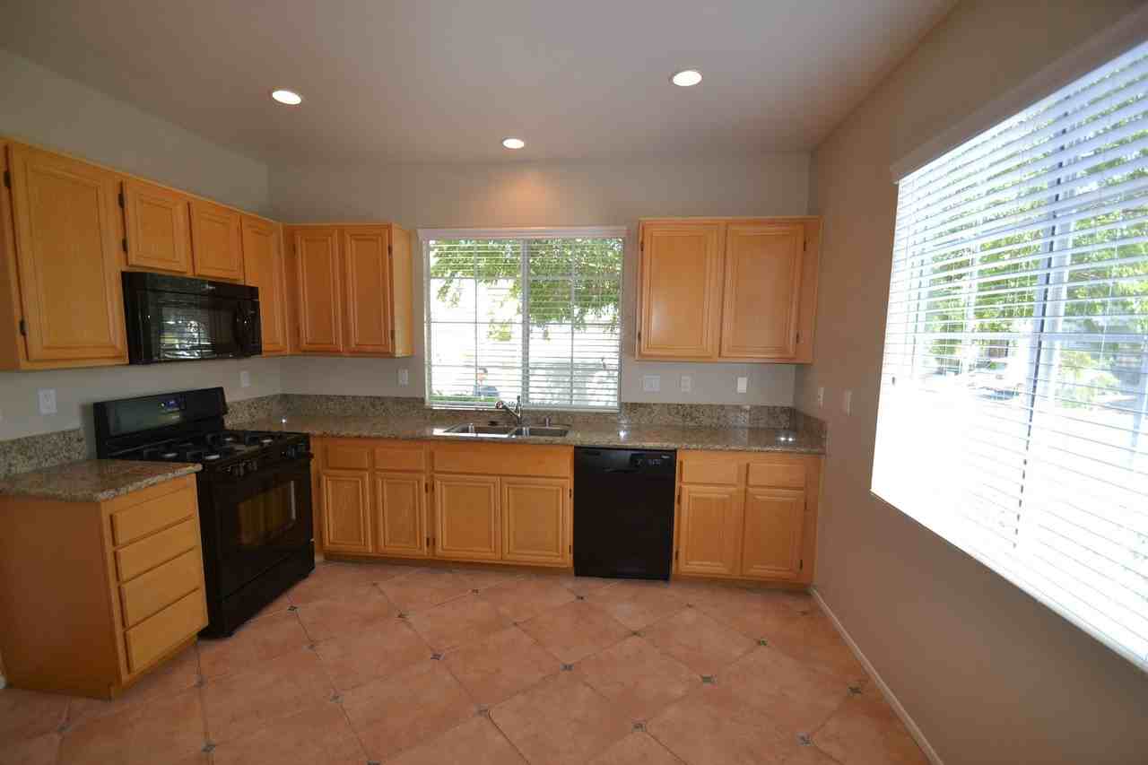 5621 Sienna Way - Photo 3 of 11