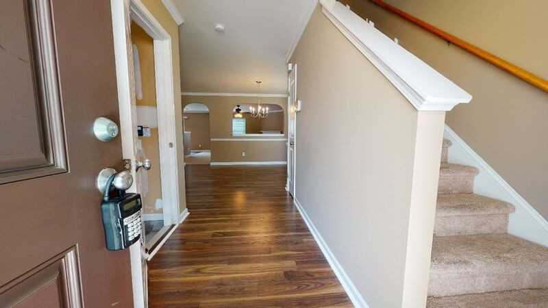1007 Winning Colors Dr - Photo 3 of 31