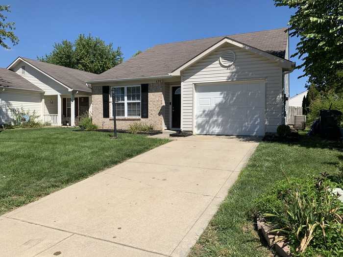 636 Locust Grove Ln - Photo 2 of 22