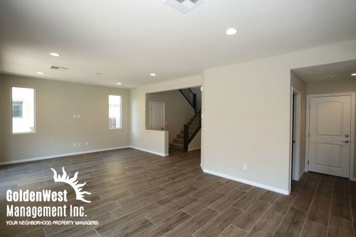 12897 Slipknot St - Photo 2 of 15