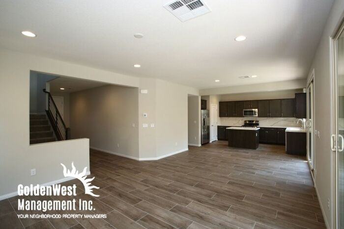 12897 Slipknot St - Photo 3 of 15