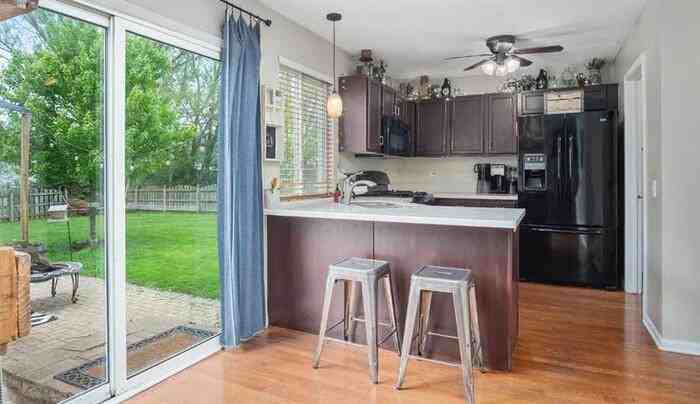 103 S Hankes Rd - Photo 2 of 16