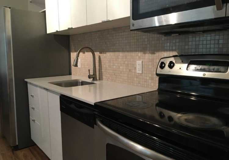 Queen St W & Sorauren Ave #Main - Photo 7 of 16