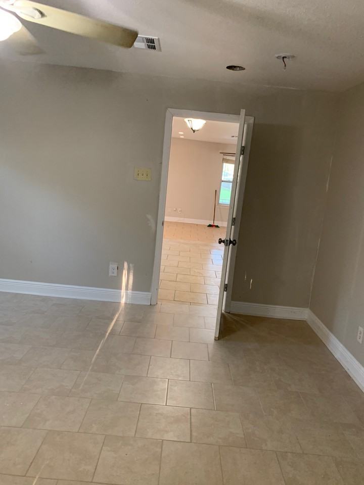 540 Hegeman Ave - Photo 3 of 21