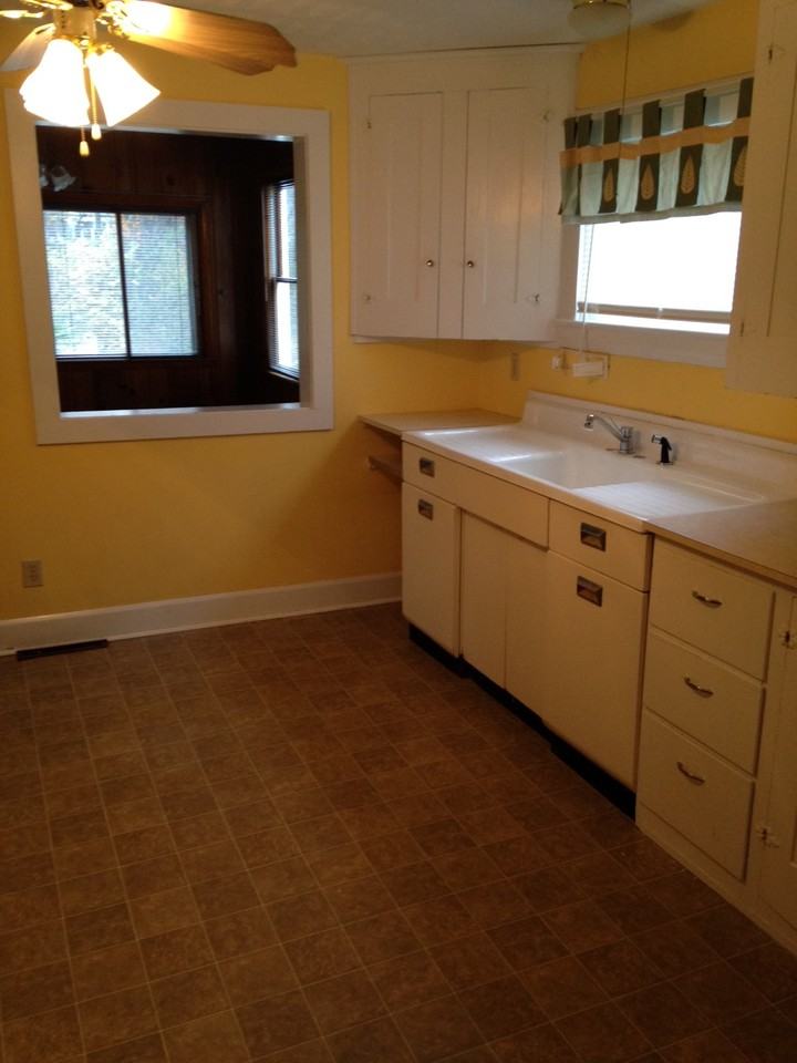 234 Chagrin Blvd - Photo 3 of 5