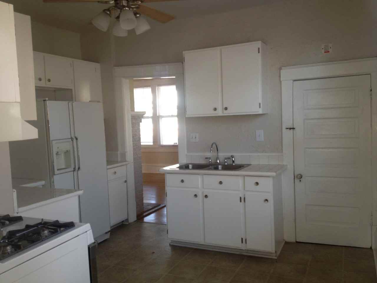 232 52nd St - Photo 3 of 5