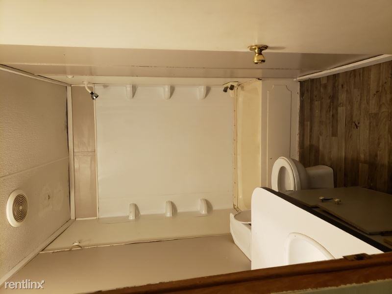 325 Anne St - Photo 3 of 13