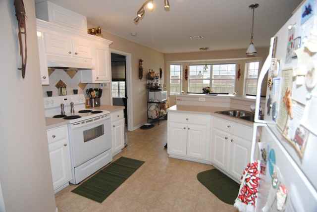 151 Gunwale Rd - Photo 3 of 15