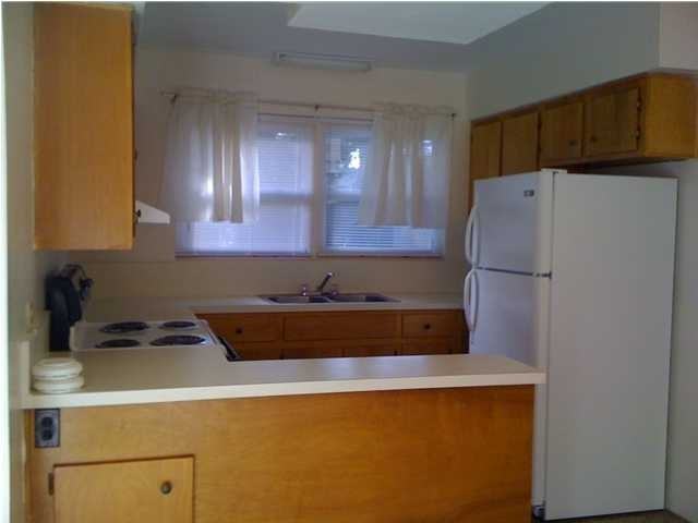 927 Clearview Ave - Photo 3 of 22