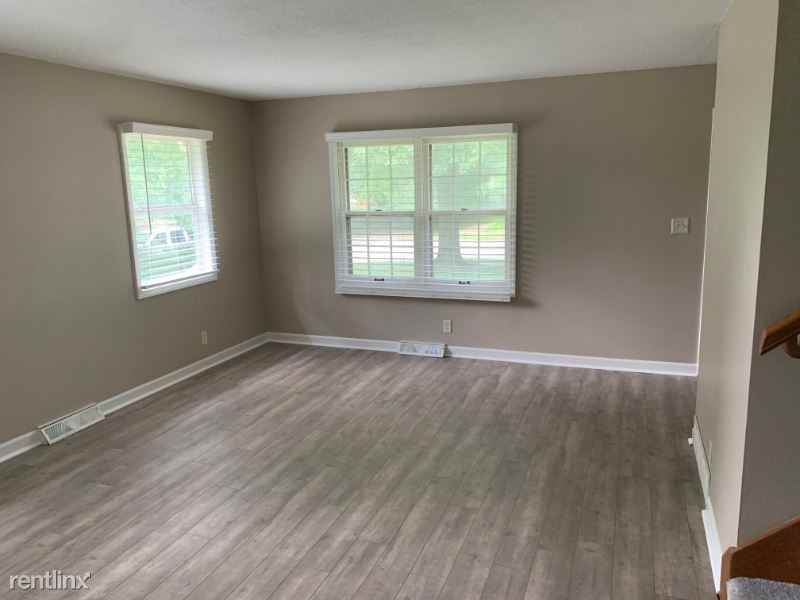 723 S Central St - Photo 3 of 16