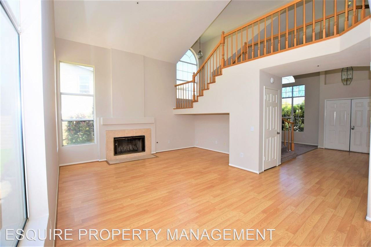 2583 Meadow Trl - Photo 2 of 30