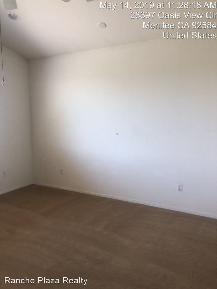 28397 Oasis View Cir - Photo 2 of 10