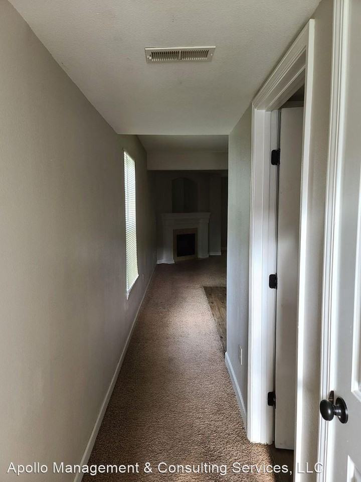 13770 Post Oak Ln - Photo 2 of 20