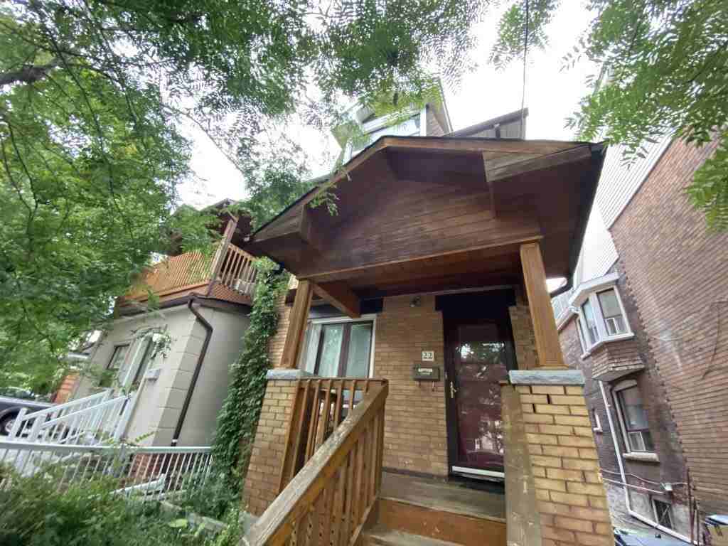 22 Rusholme Park Cres