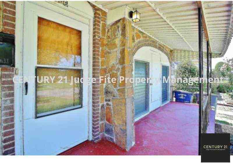 2006 Berwick Ave - Photo 3 of 10