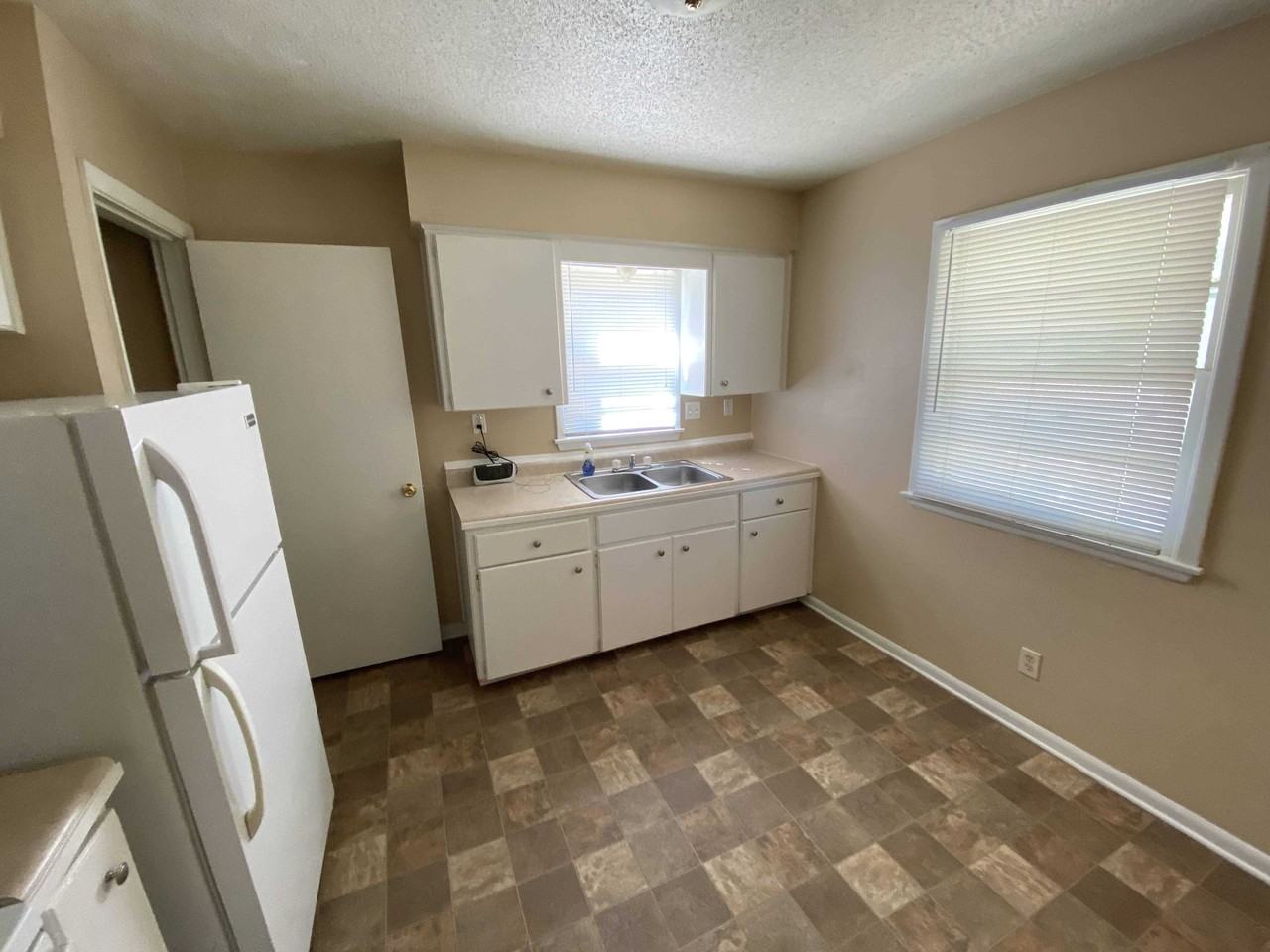 615 E Mckinley Ave - Photo 3 of 16