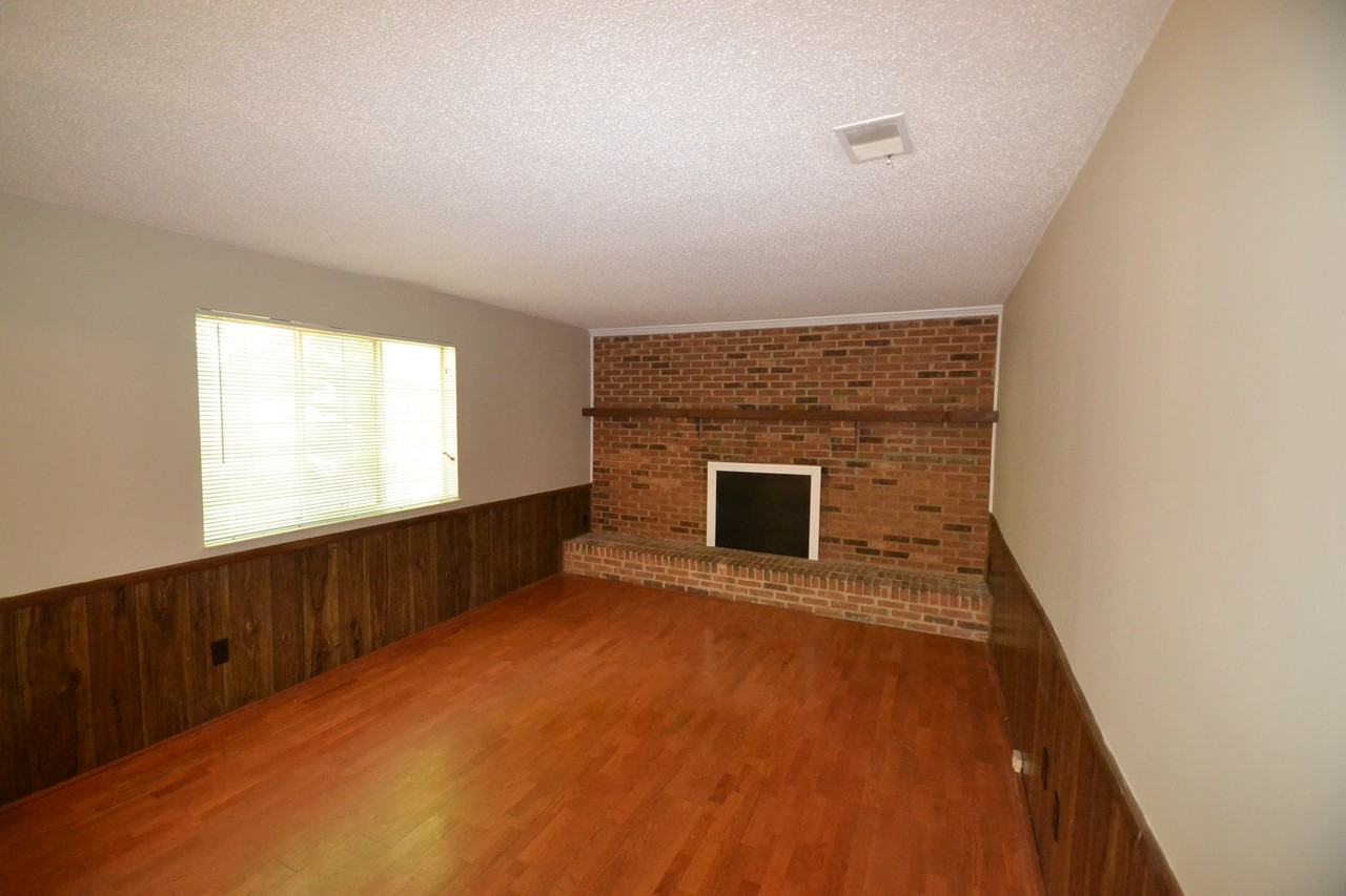 6537 Morganford Rd - Photo 3 of 10