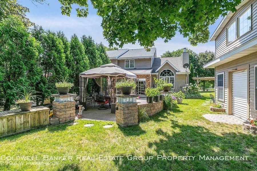 2794 W Hiawatha Dr - Photo 3 of 18