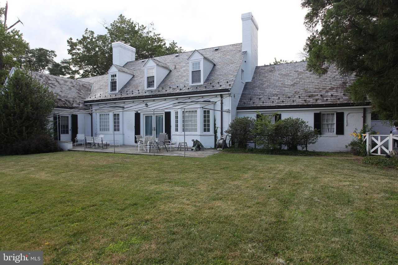 101 E Highfield Rd - Photo 3 of 24