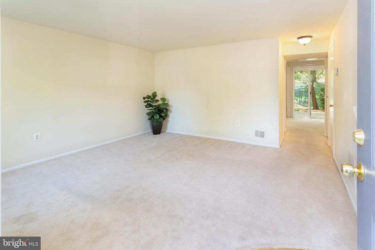 50 Benton Ct - Photo 3 of 21