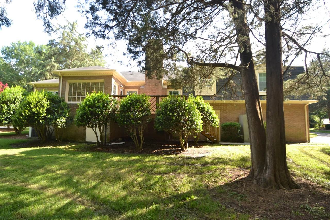 4401 Montibello Dr - Photo 2 of 8