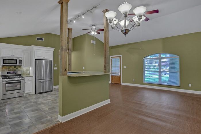 4309 Forest Park Dr - Photo 3 of 9