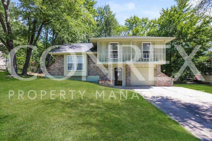 9727 Marsh Ave - Photo 2 of 11