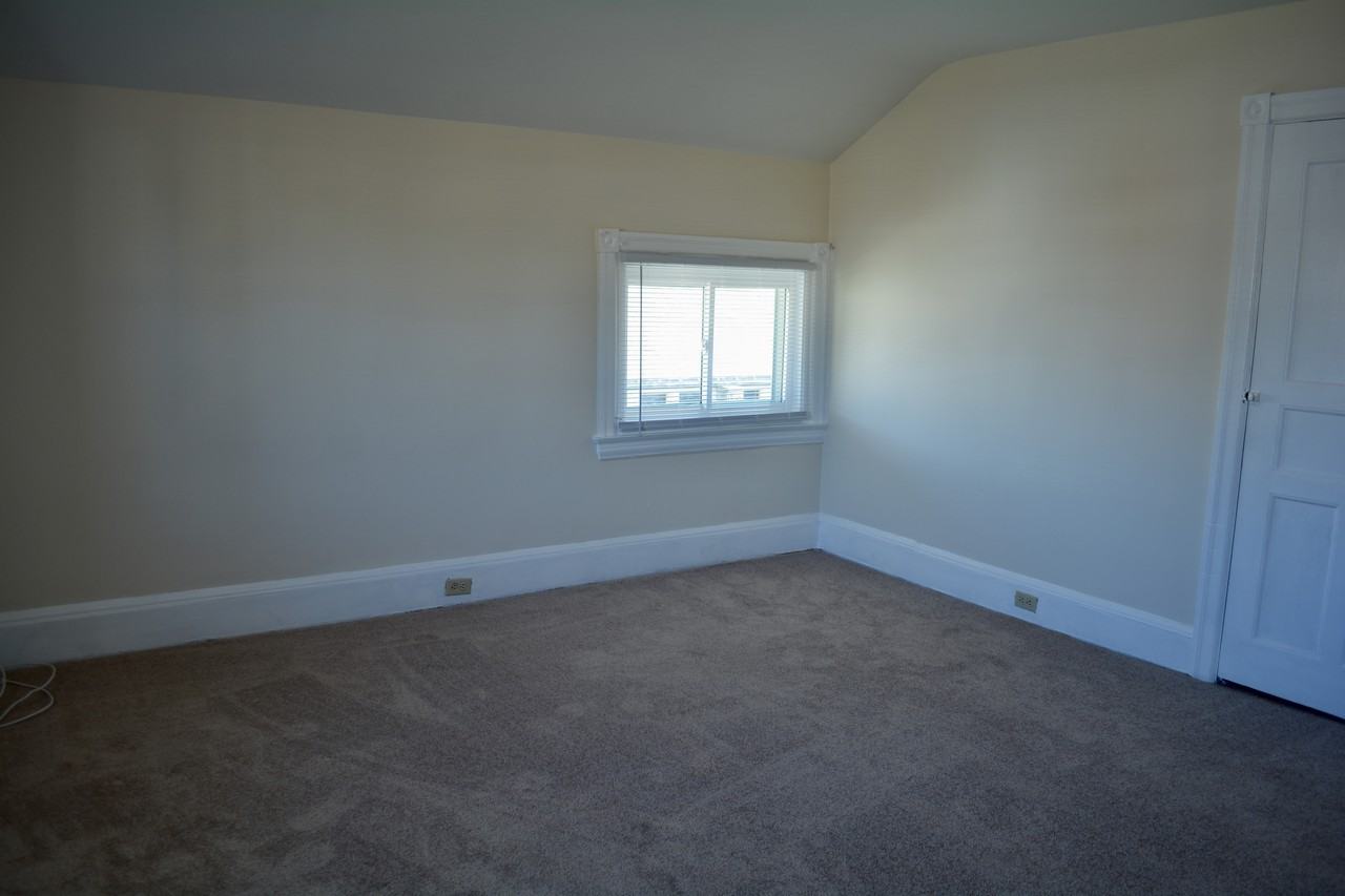 240 E Lancaster Ave #D - Photo 3 of 5