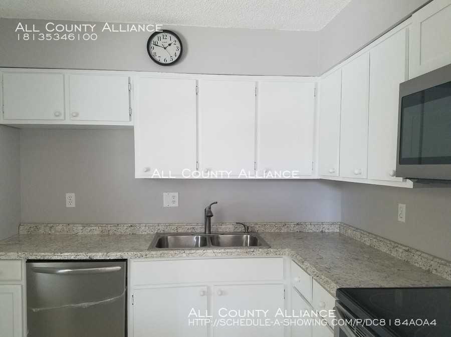 3941 Del Rio Ave - Photo 2 of 10