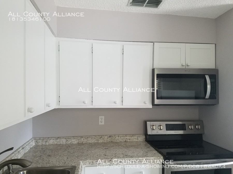 3941 Del Rio Ave - Photo 3 of 10