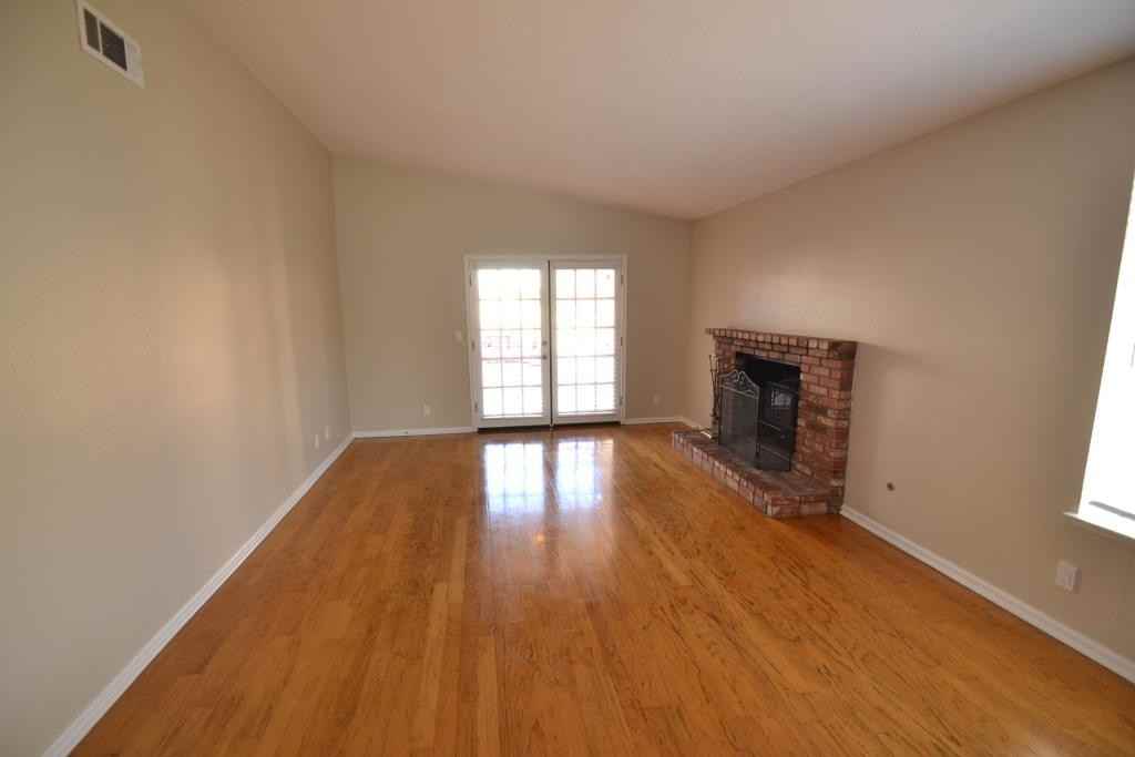 43607 Nicole St - Photo 3 of 5