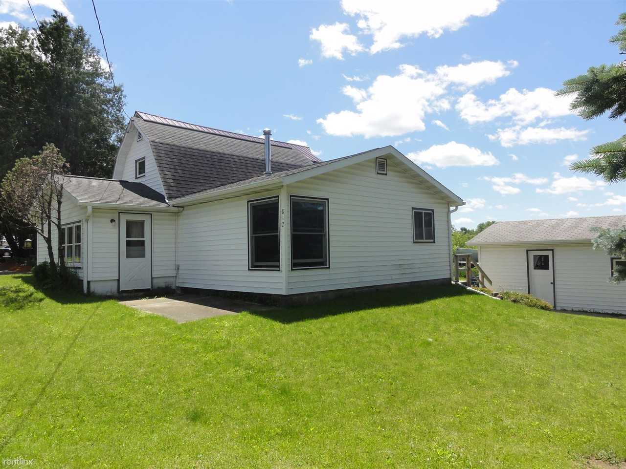 812 N Main St, Viroqua, WI 54665 2 Bedroom Apartment for Rent PadMapper