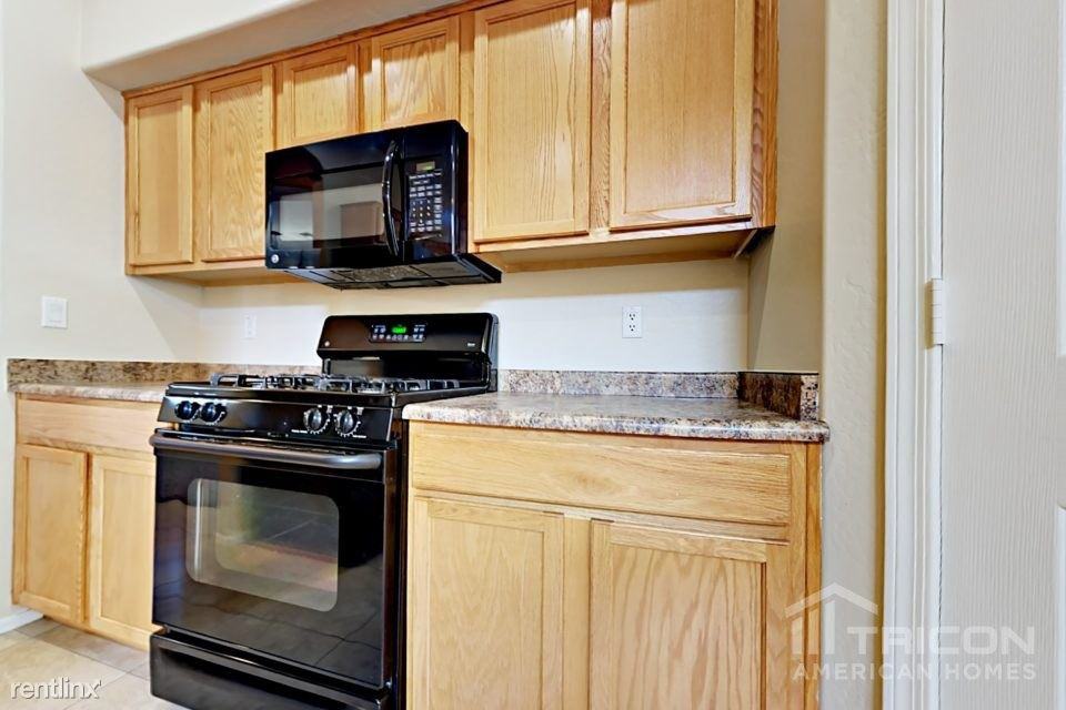 5517 W St Anne Ave - Photo 2 of 15