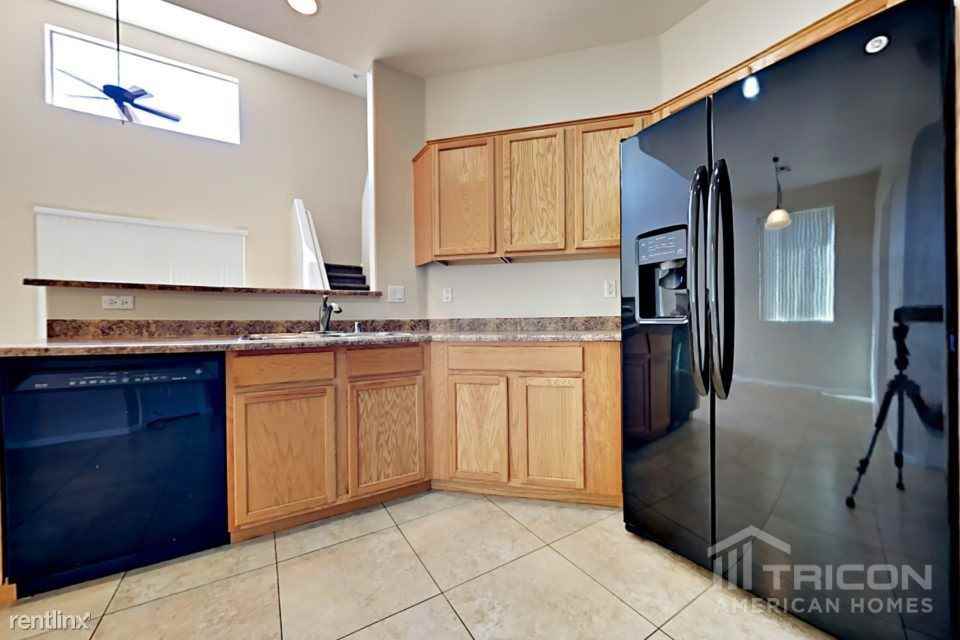 5517 W St Anne Ave - Photo 3 of 15