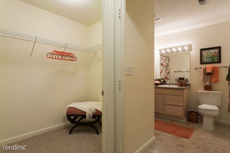 331 Hilltop Dr - Photo 2 of 14