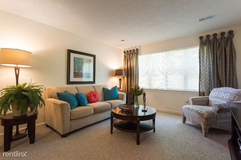 331 Hilltop Dr - Photo 3 of 14