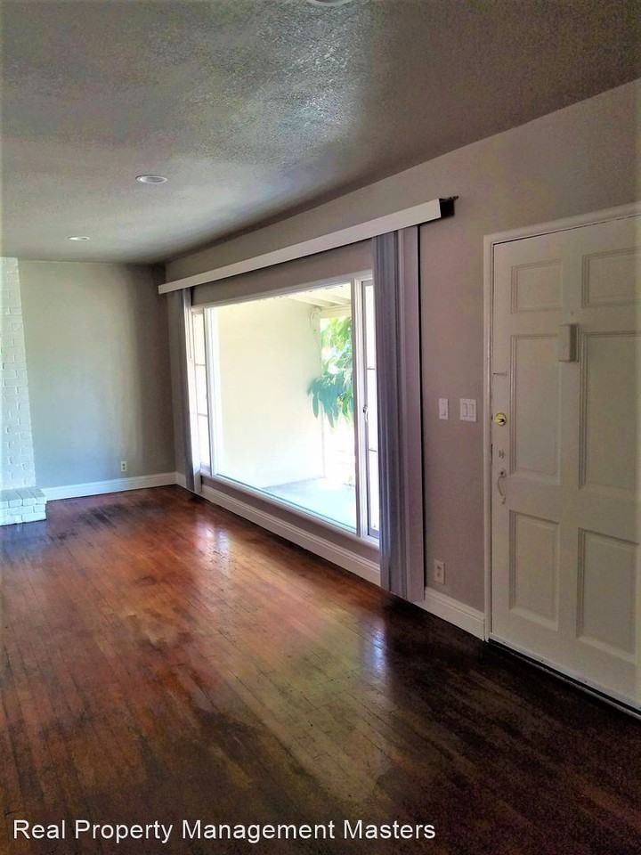 24894 2nd St - Photo 3 of 12