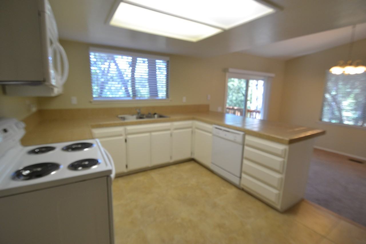 237 Crystal Ln - Photo 3 of 9