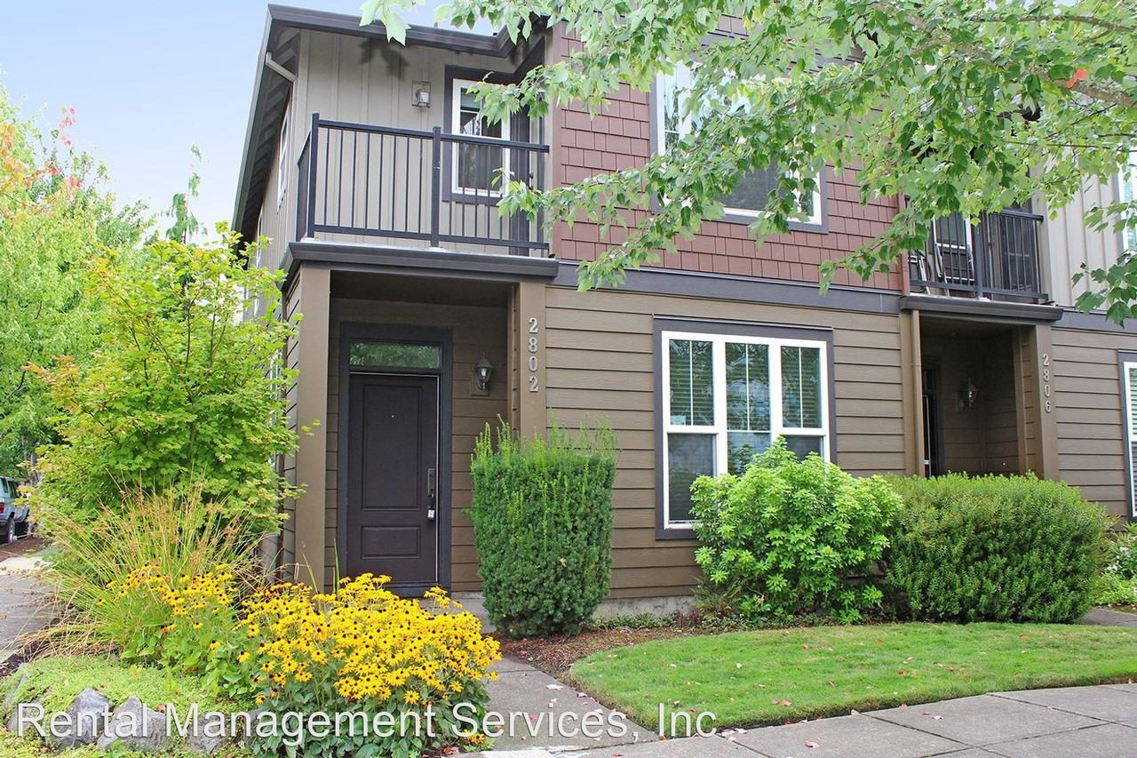 2802 Se 15th Ave - Photo 2 of 31