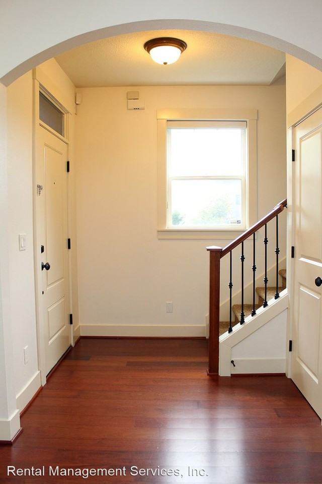 2802 Se 15th Ave - Photo 3 of 31